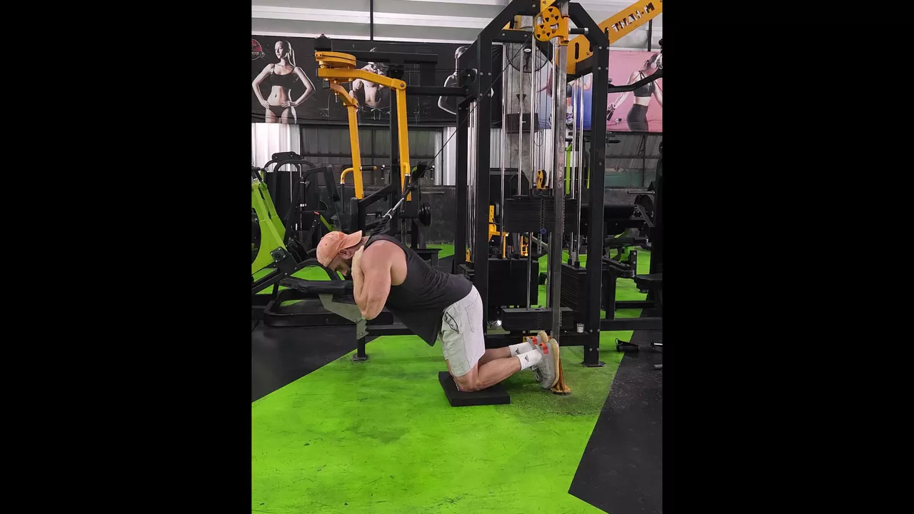 Cable Crunch exercise