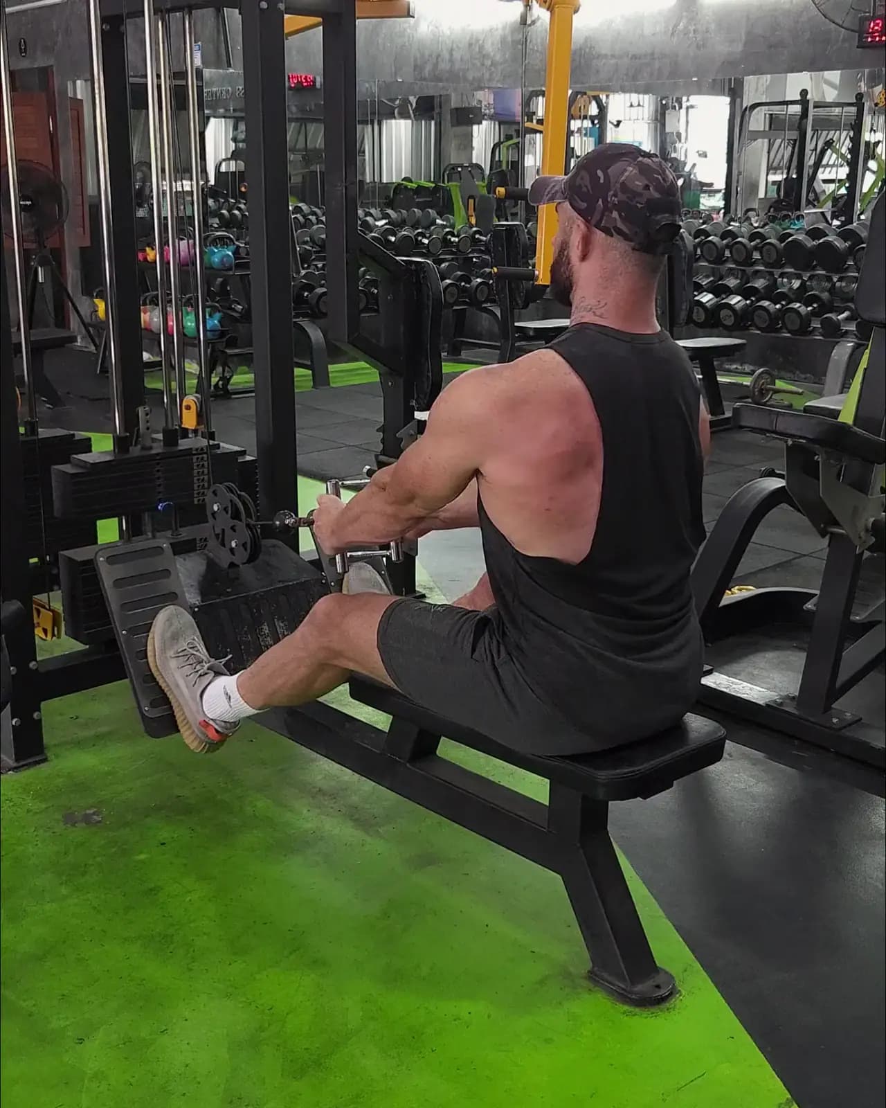 Close Grip Cable Row exercise
