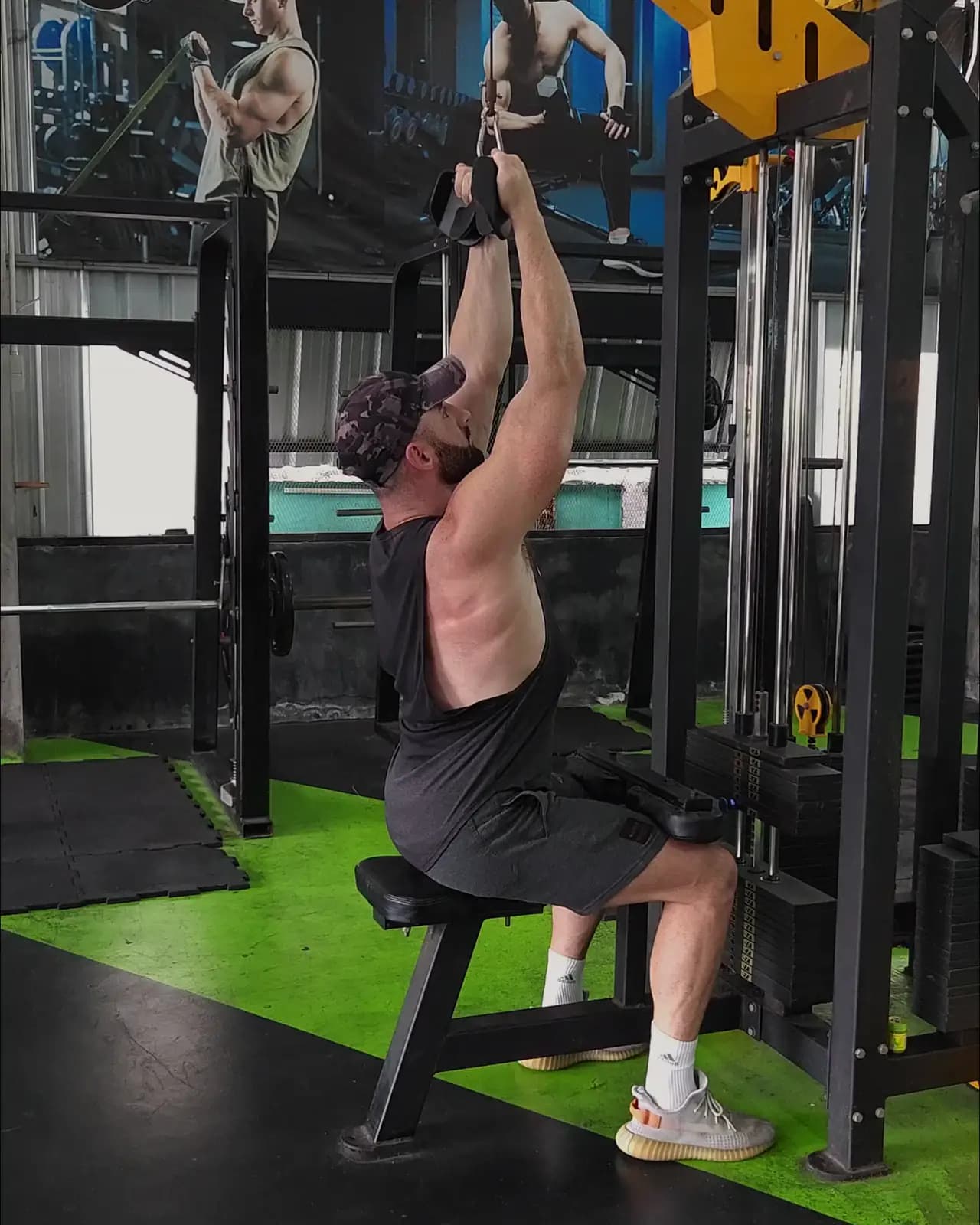 Close Grip Lat Pulldown exercise