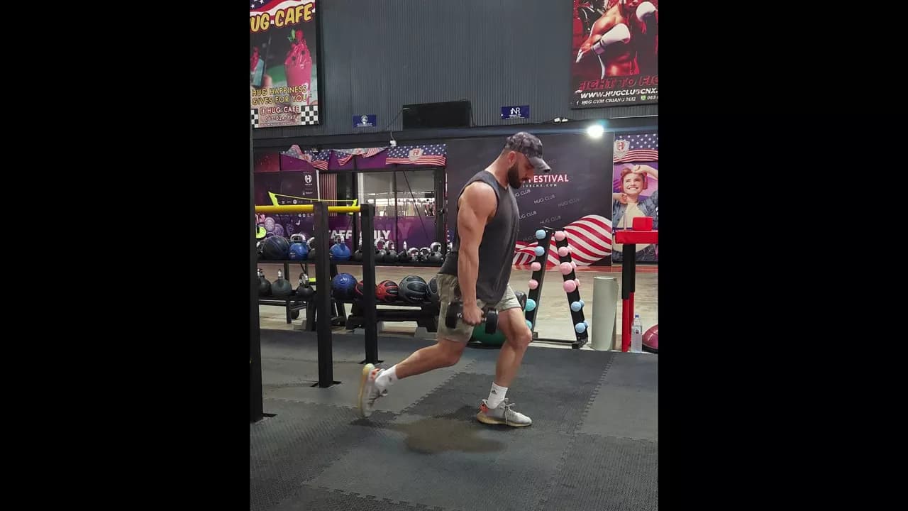 Dumbbell Reverse Lunge exercise