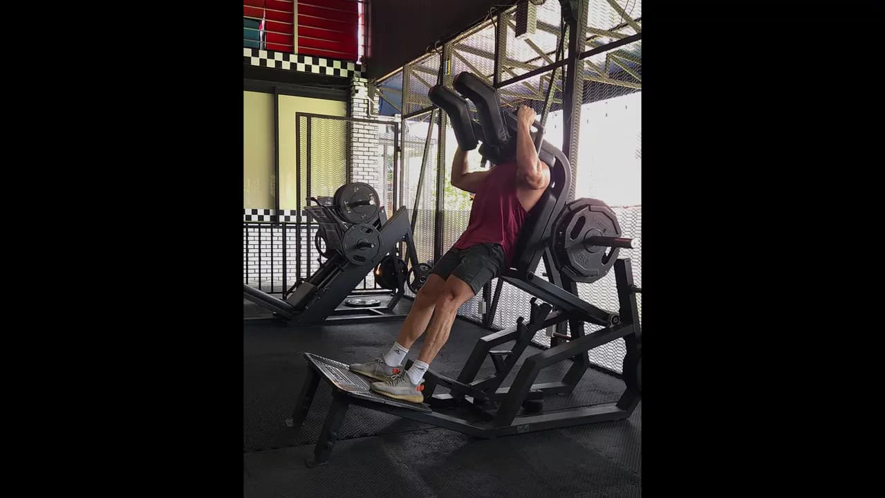 V Sit Squat Version 2 exercise